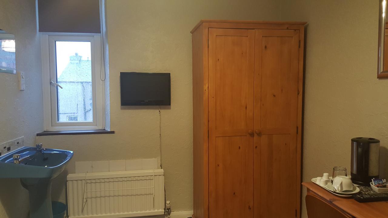 Maindee Guest House Barrow-in-Furness Esterno foto